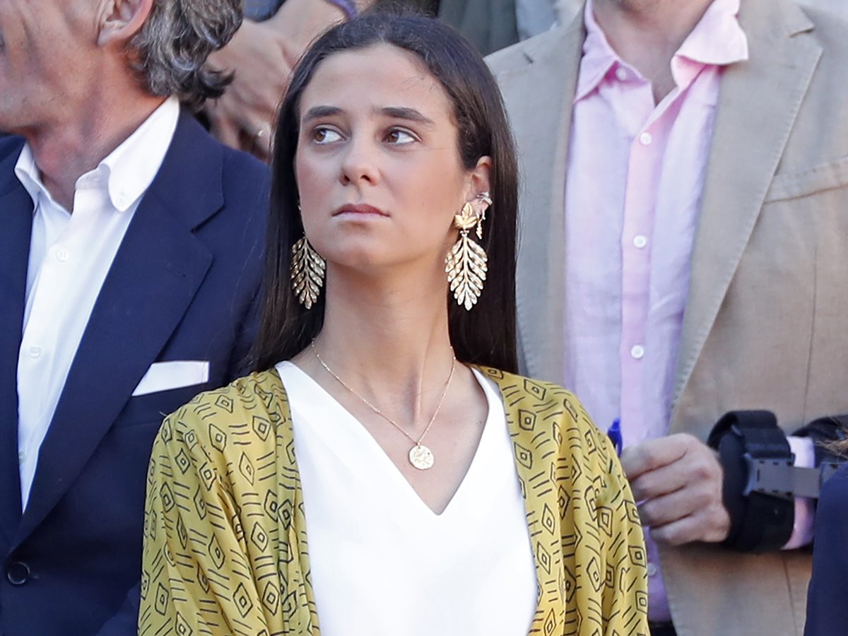 Victoria Federica reaparece en medio de la polémica con unos pantalones de Mango y un bolso de más de 2.000 €