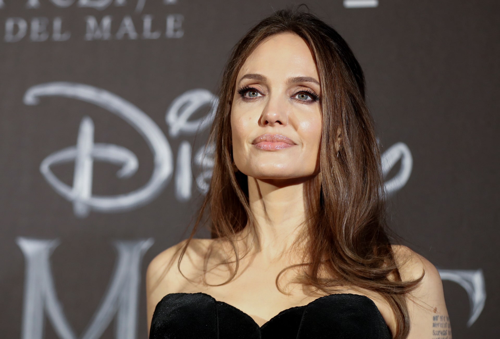 Angelina Jolie-min