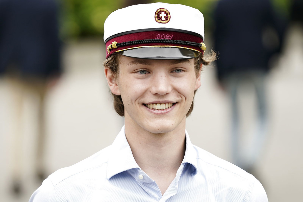 Félix de Dinamarca logra un sueño: sus padres separados acuden a su graduación