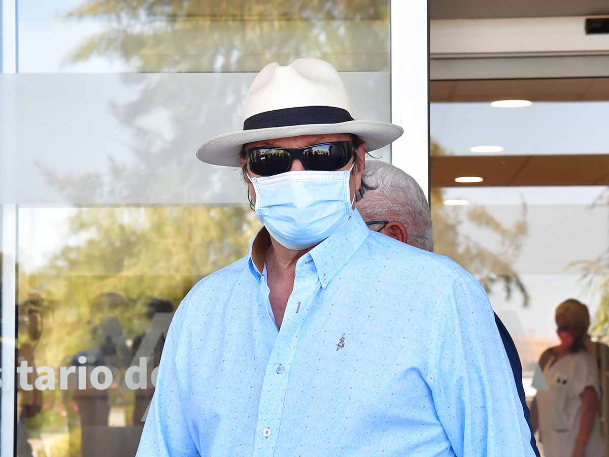 Amador Mohedano recibe el alta hospitalaria tras varios días ingresado