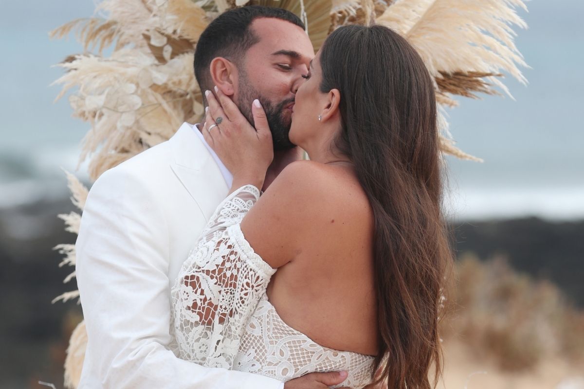 Los pequeños gestos de amor entre Anabel Pantoja y Omar Sánchez durante su boda