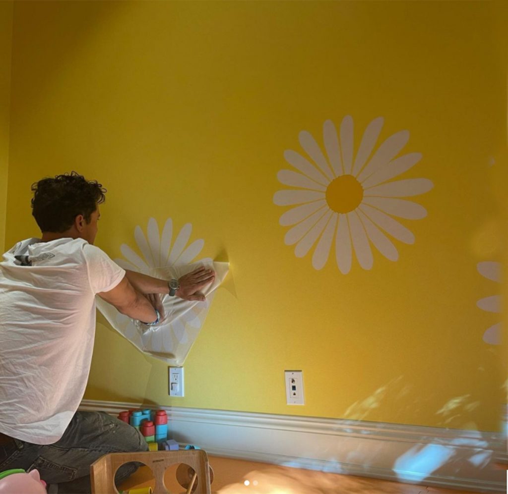 Orlando Bloom decora habitación hija