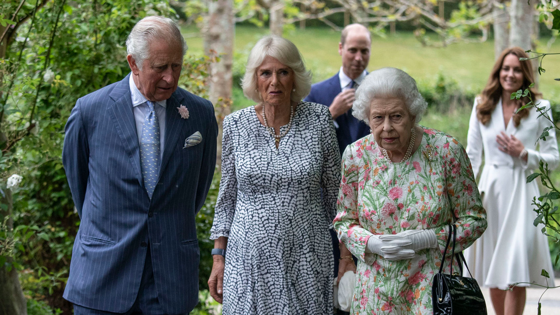 La familia real británica prepara mudanza: el motivo del baile de palacios