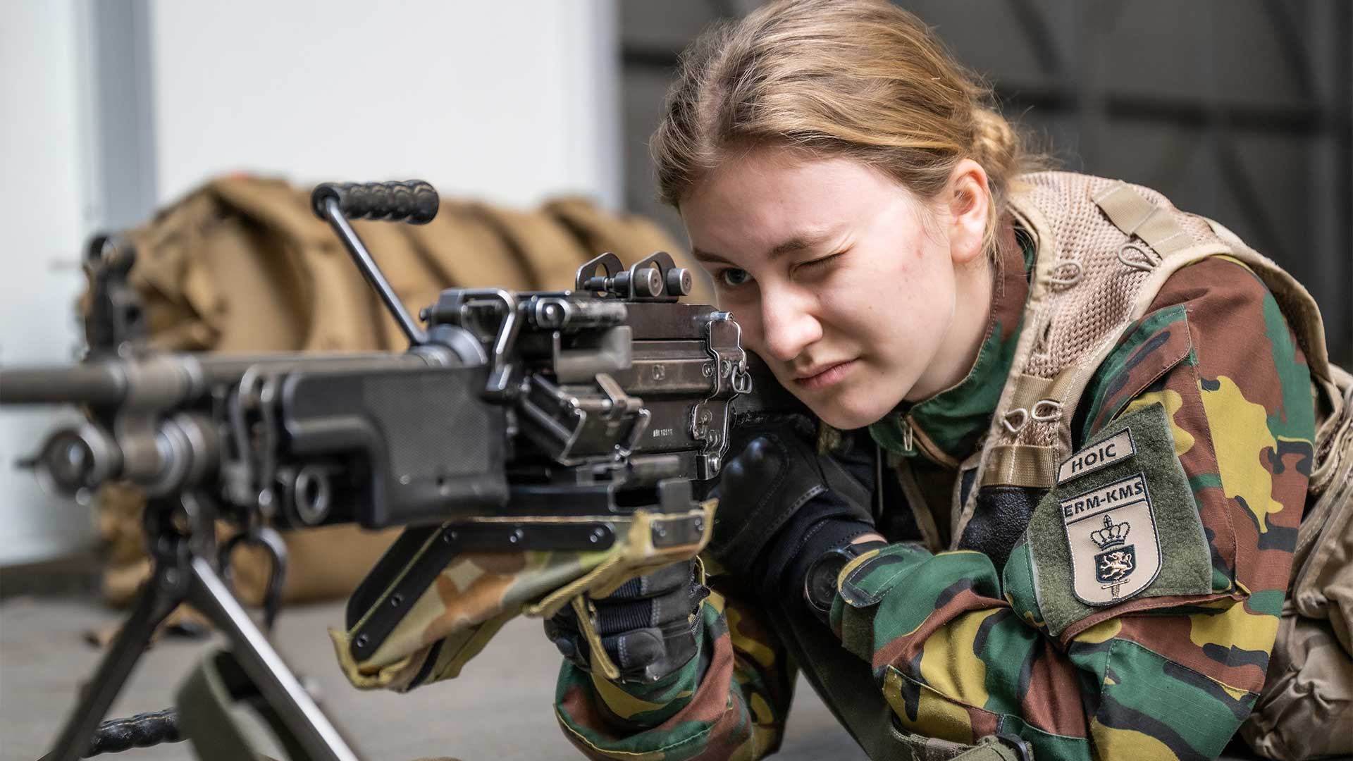 Elisabeth de Bélgica deja Oxford para retomar su duro entrenamiento militar