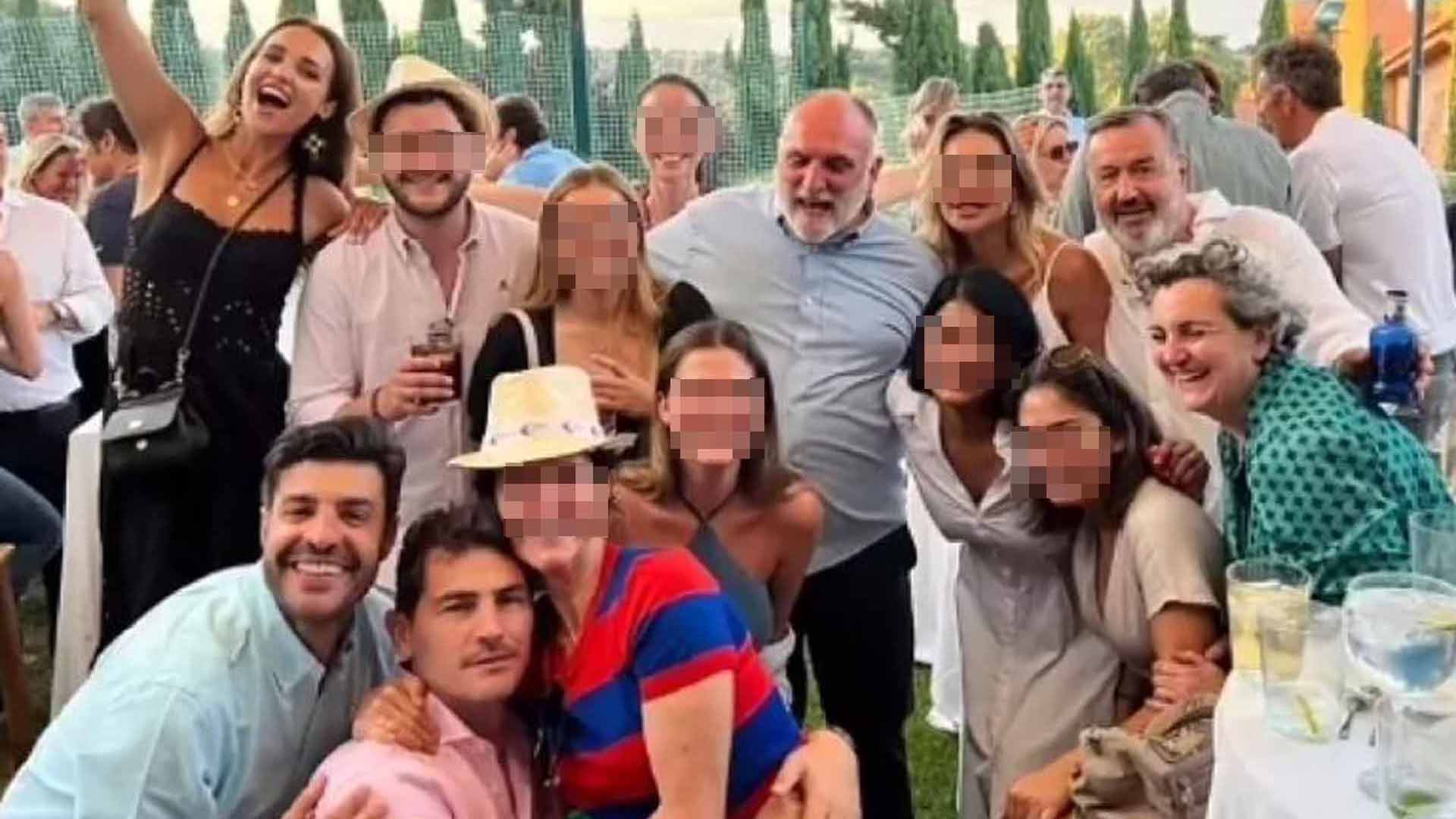 Paula Echevarría, Iker Casillas y el alcalde Almeida en una barbacoa viral junto a otros famosos