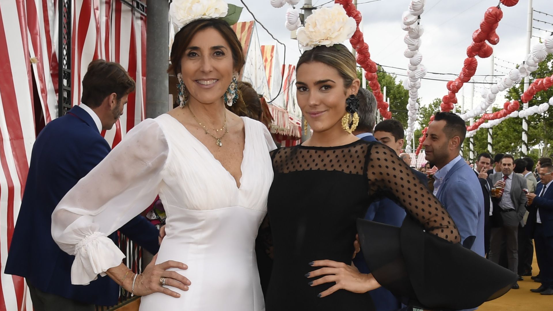 Paz Padilla y Ferrer compiten en estilo sus vestidos de 'gitana'