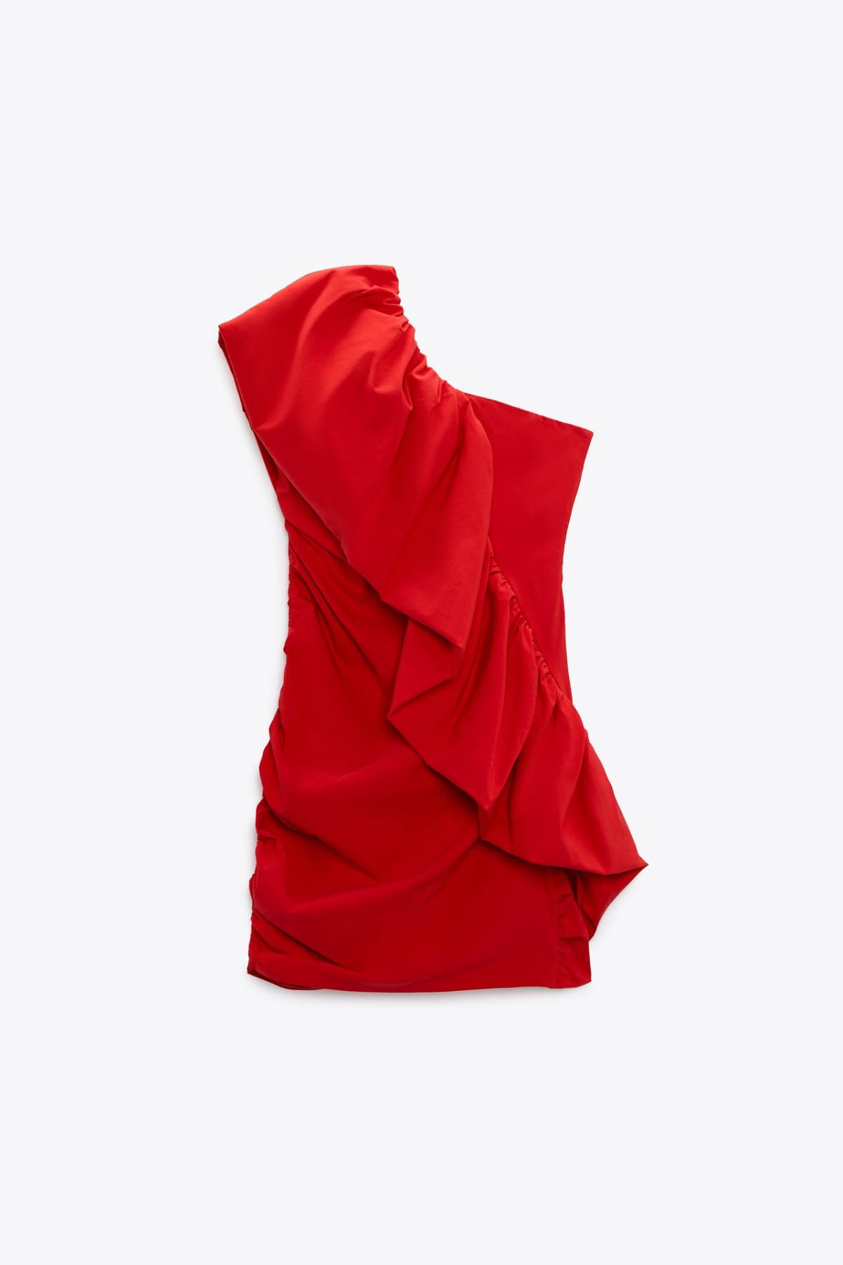 vestido rojo asimétrico volumen