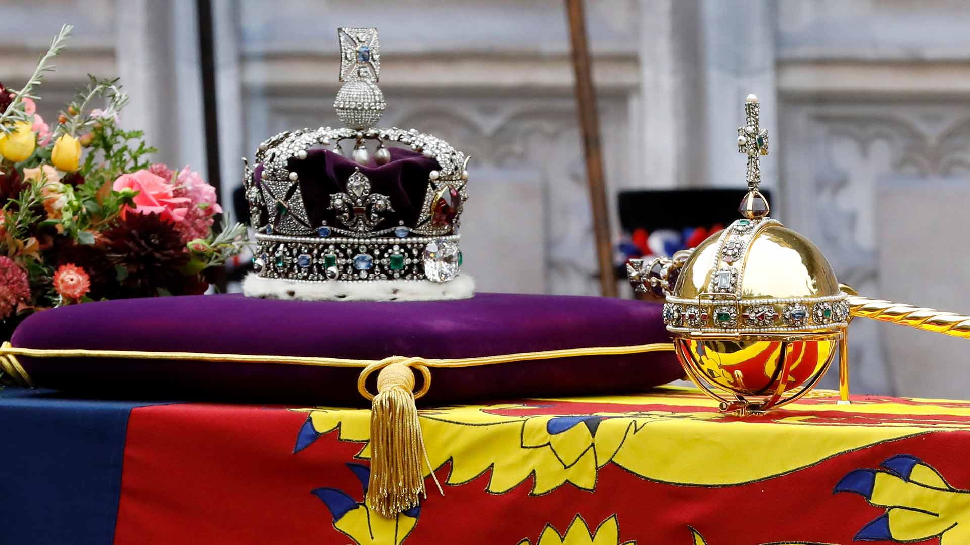 objetos féretro reina Isabel II