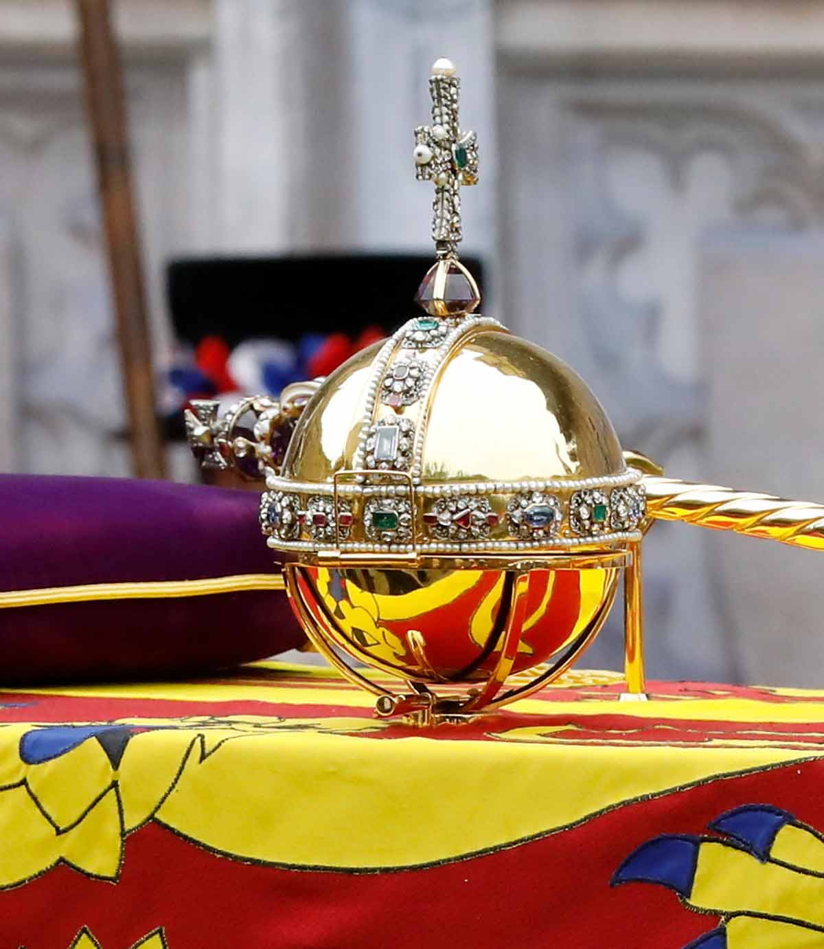 objetos féretro reina Isabel II