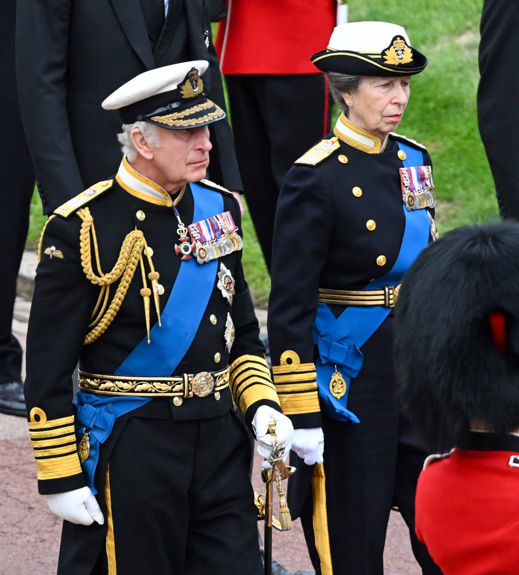 Senior royals walk behind Her Majesty The Queen’s coffin as it arrives at Windsor Castle for Commital Service at St. Georgeâ€šÃ„Ã´s Chapel.  Pictured: King Charles III,Anne,Princess Royal Ref: SPL5487055 190922 NON-EXCLUSIVE Picture by: SplashNews.com  Splash News and Pictures USA: +1 310-525-5808 London: +44 (0)20 8126 1009 Berlin: +49 175 3764 166 photodesk@splashnews.com  World Rights,