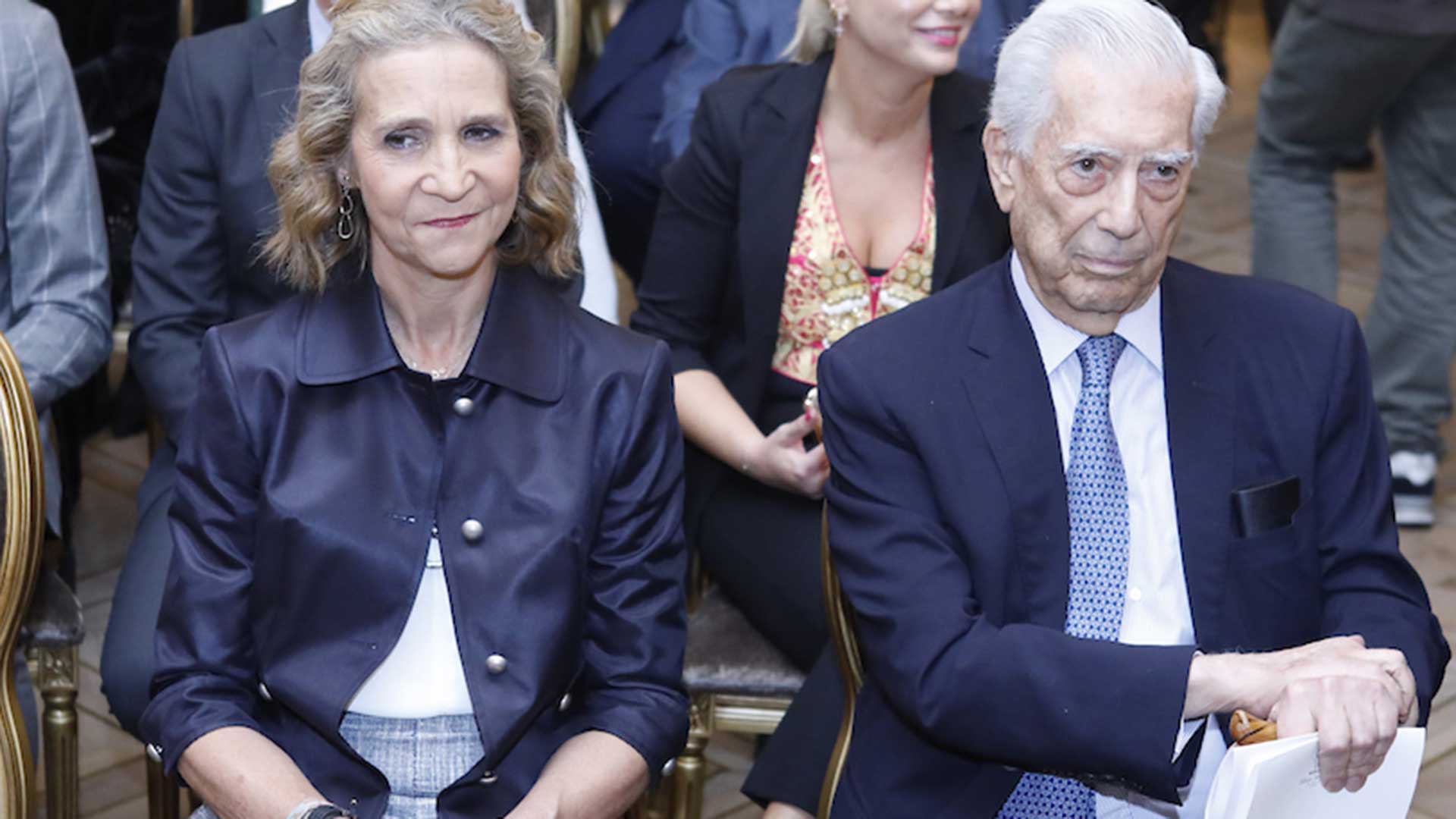 Mario Vargas Llosa y la infanta Elena