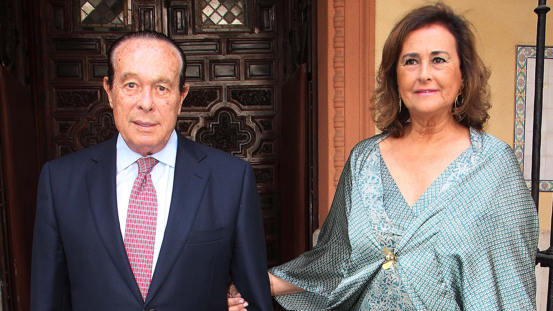 Curro Romero y Carmen Tello durante la boda de Arancha Muniain RodrÃ­guez y Francisco Serrano Domenech en Sevilla 15/09/2018