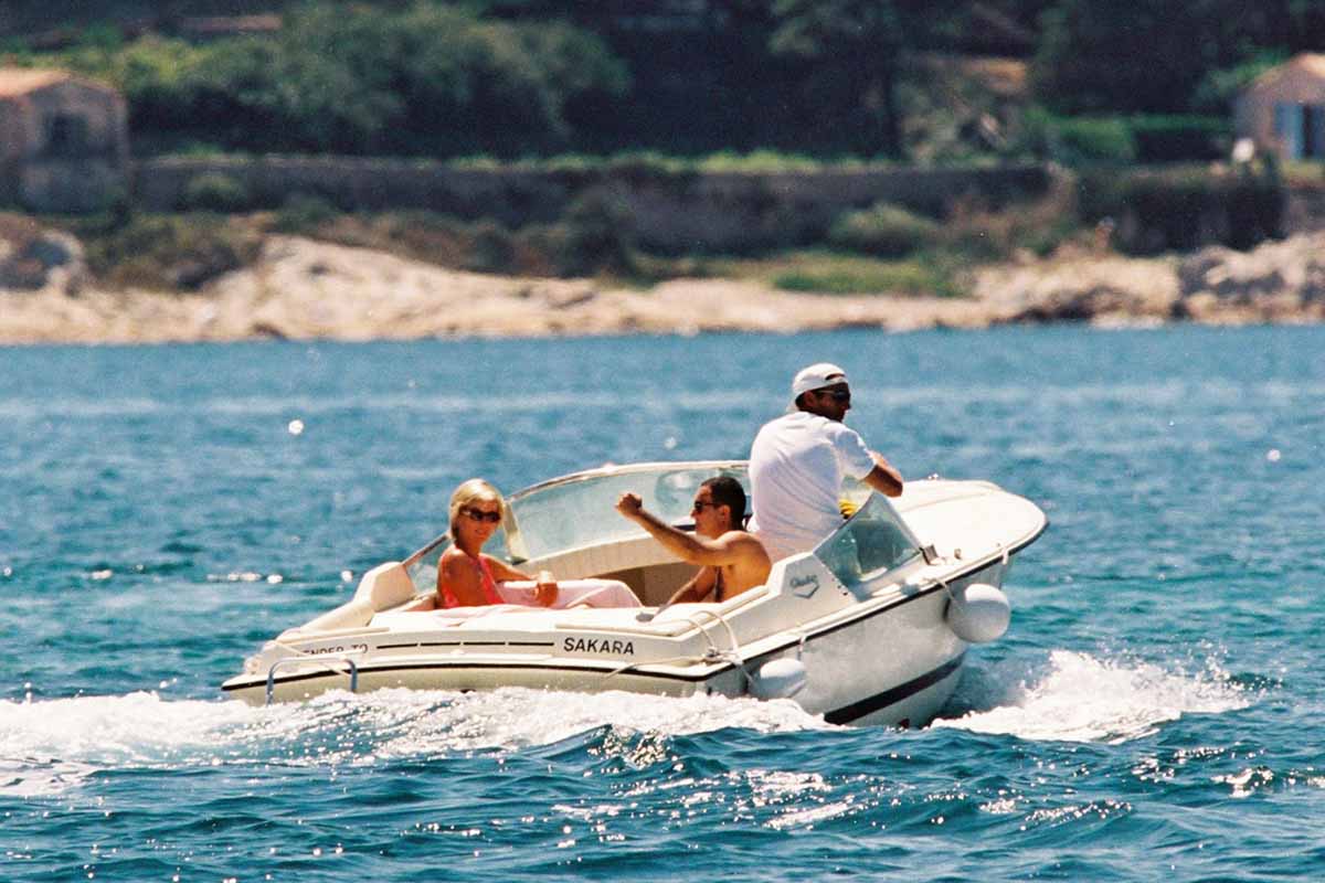 DODI AL FAYED AND PRINCESS OF WALES DIANA ON HOLIDAY IN SAINT TROPEZ