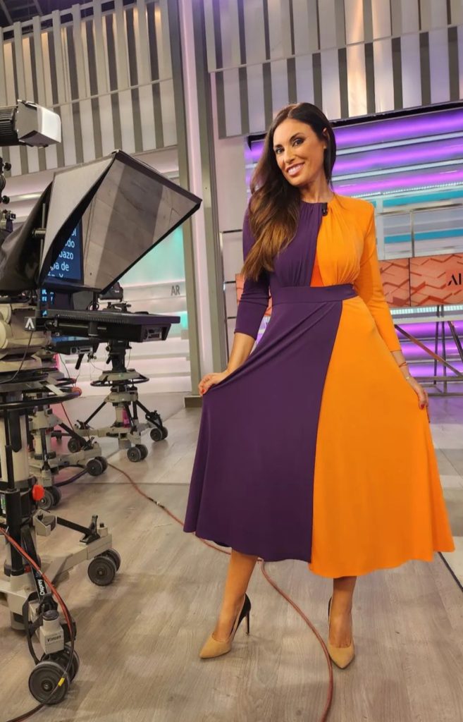 Isabel Rábago estrena el vestido bicolor más bonito para primavera