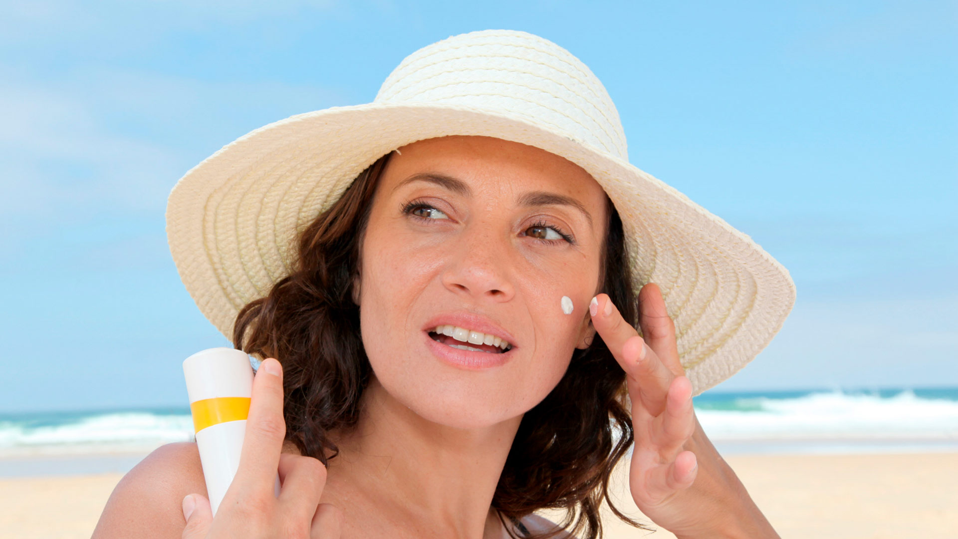 Imagen de Las 6 mejores cremas solares de cara para pieles maduras