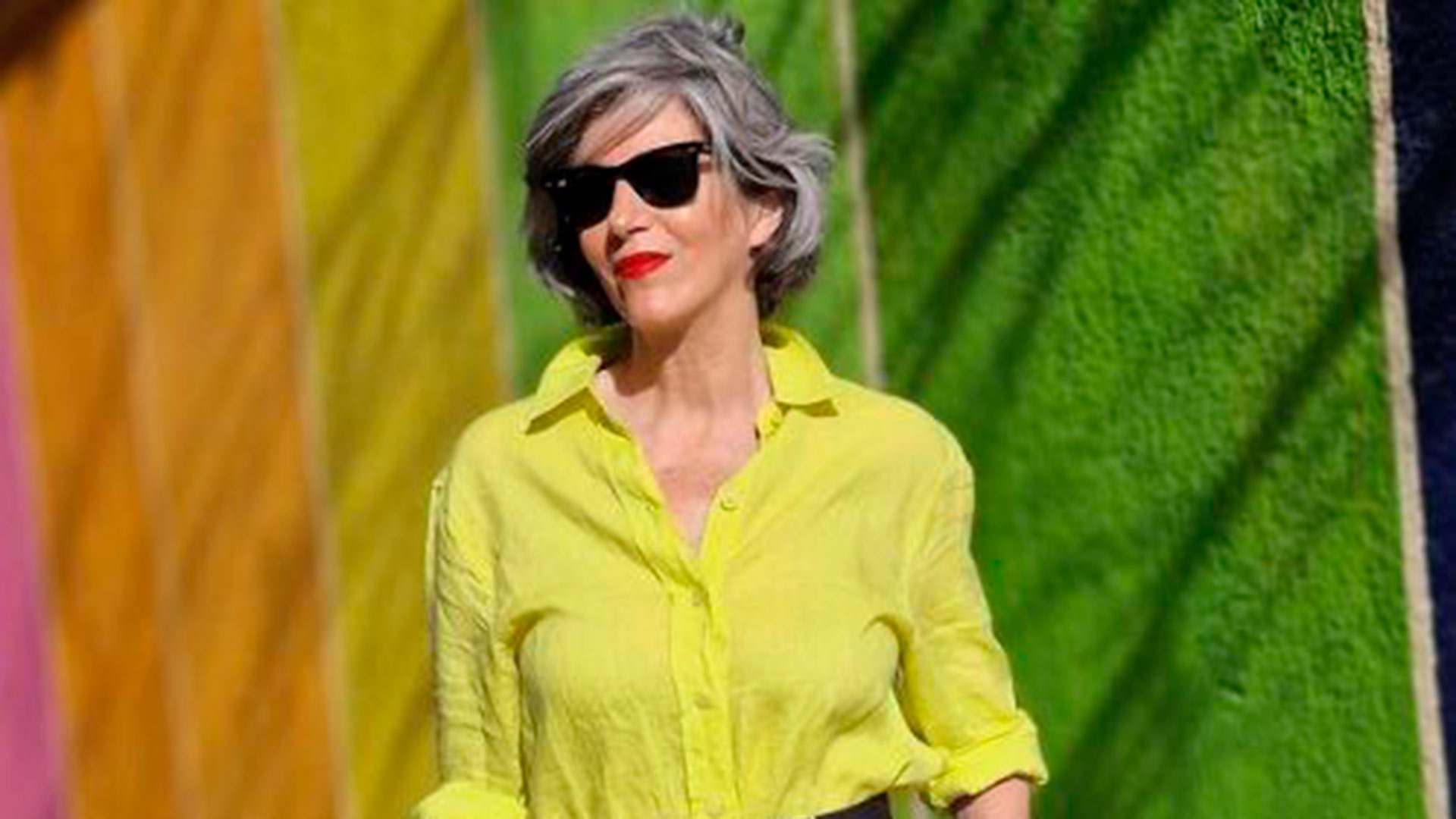 Imagen de Camisas de lino a todo color, la prenda primaveral que más favorece a las mayores de 50: ficha estas seis