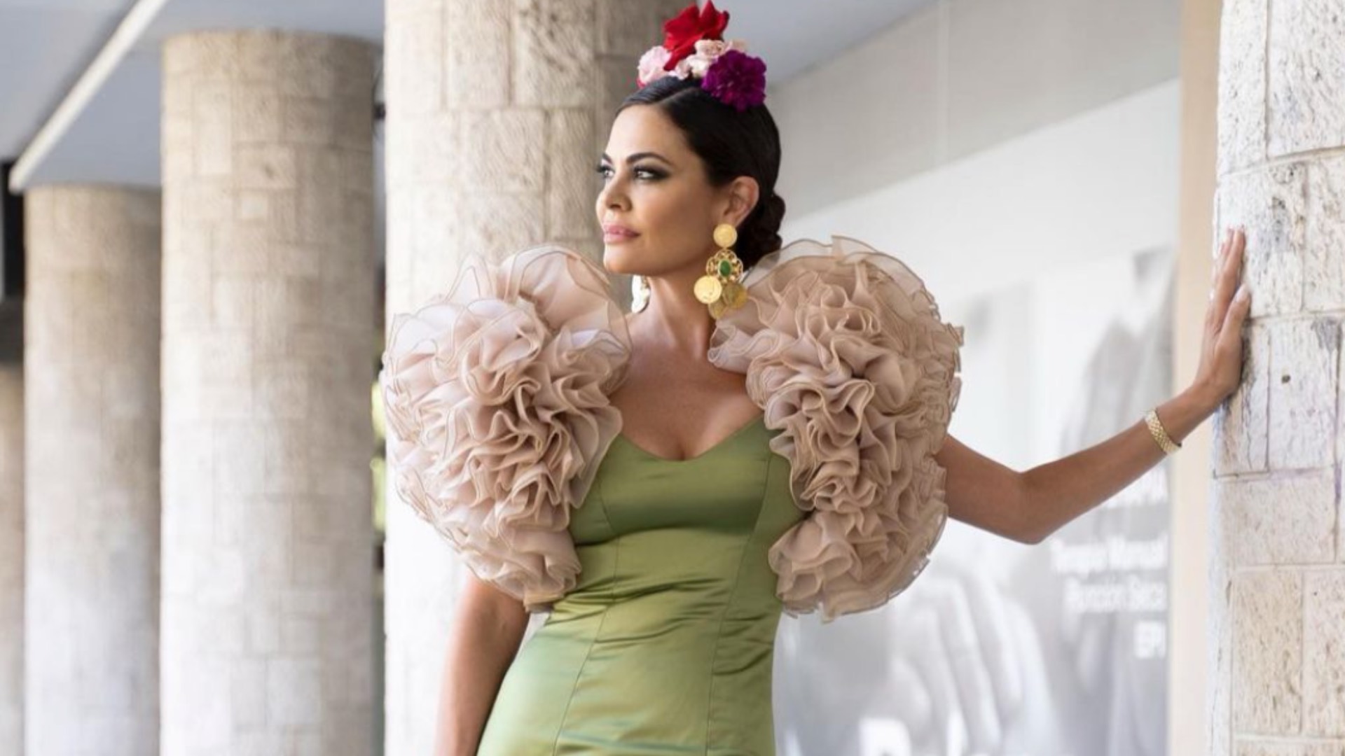 Imagen de María José Suárez es la flamenca más guapa de la Feria de Sevilla: analizamos sus dos vestidos para el día y la noche