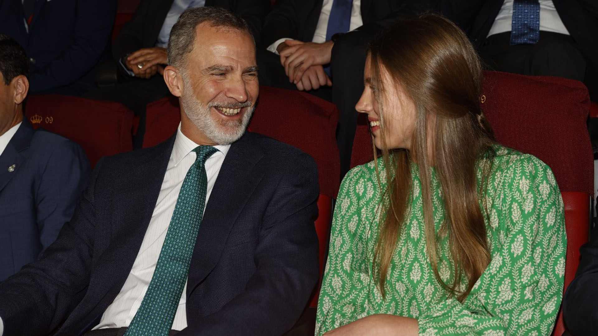 La Infanta Sofía y el Rey Felipe durante la final de la Copa del Rey 2023