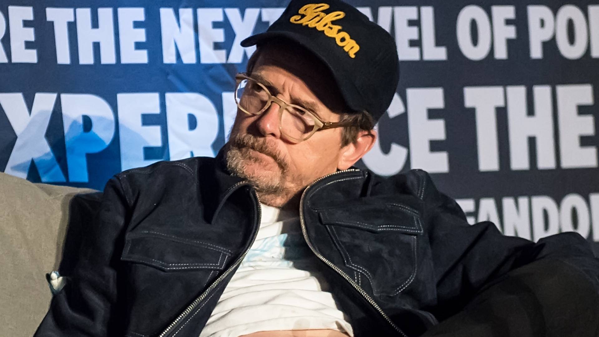 Michael J. Fox preocupa por la evolución de su parkinson: sufre una caída en una rueda de prensa