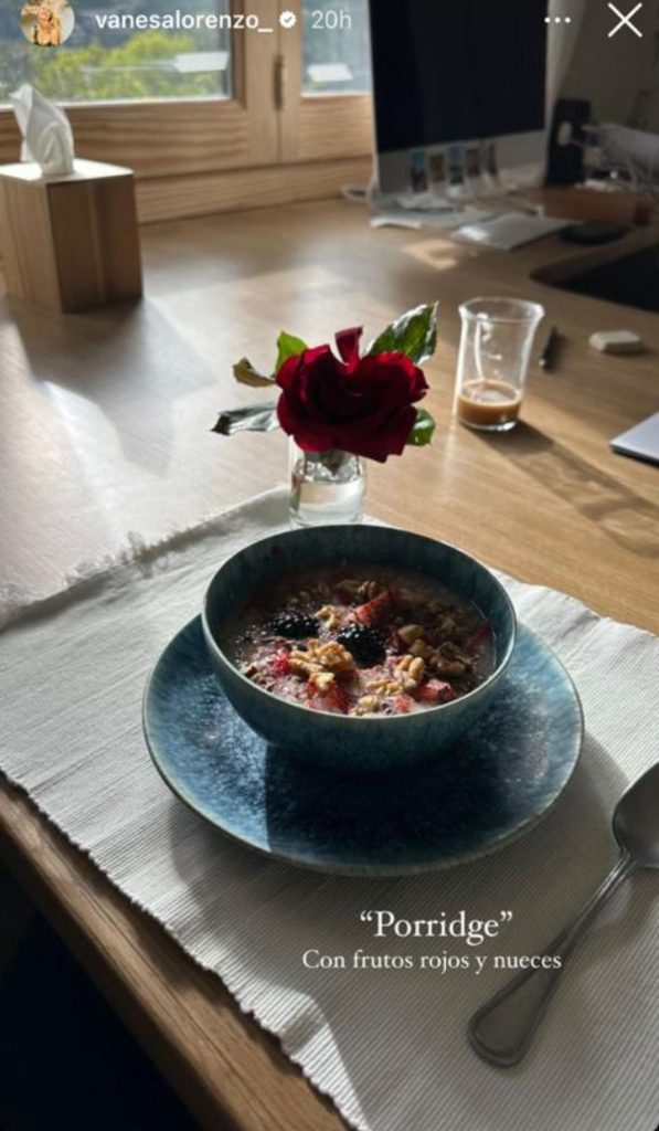 Porridge con frutos rojos y nueces: la merienda antioxidante de Vanesa Lorenzo