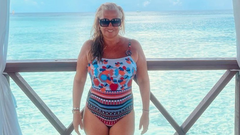 Belén Esteban rompe Instagram desde El Caribe con su nuevo bañador retro 