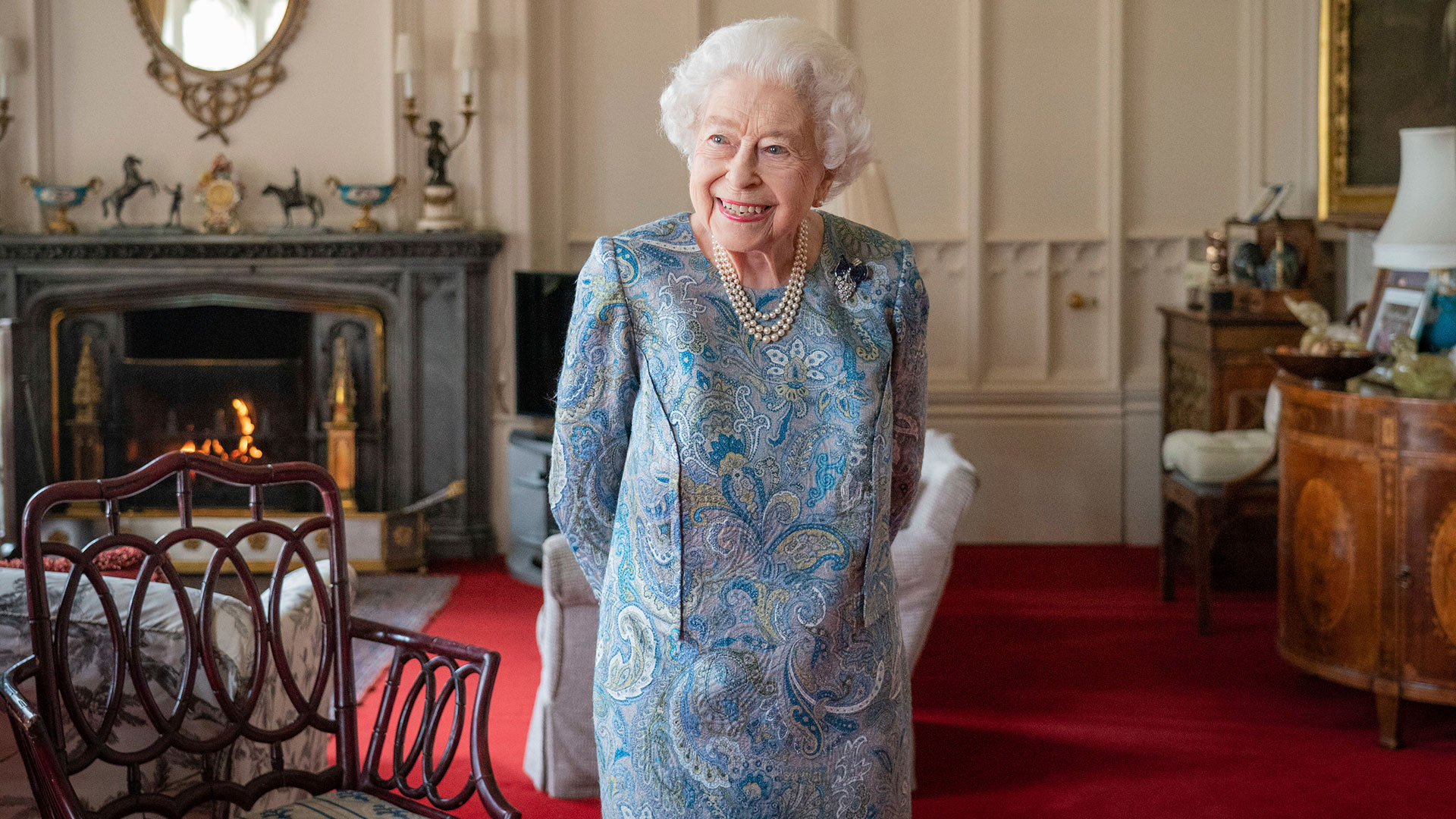 Isabel II en un posado oficial