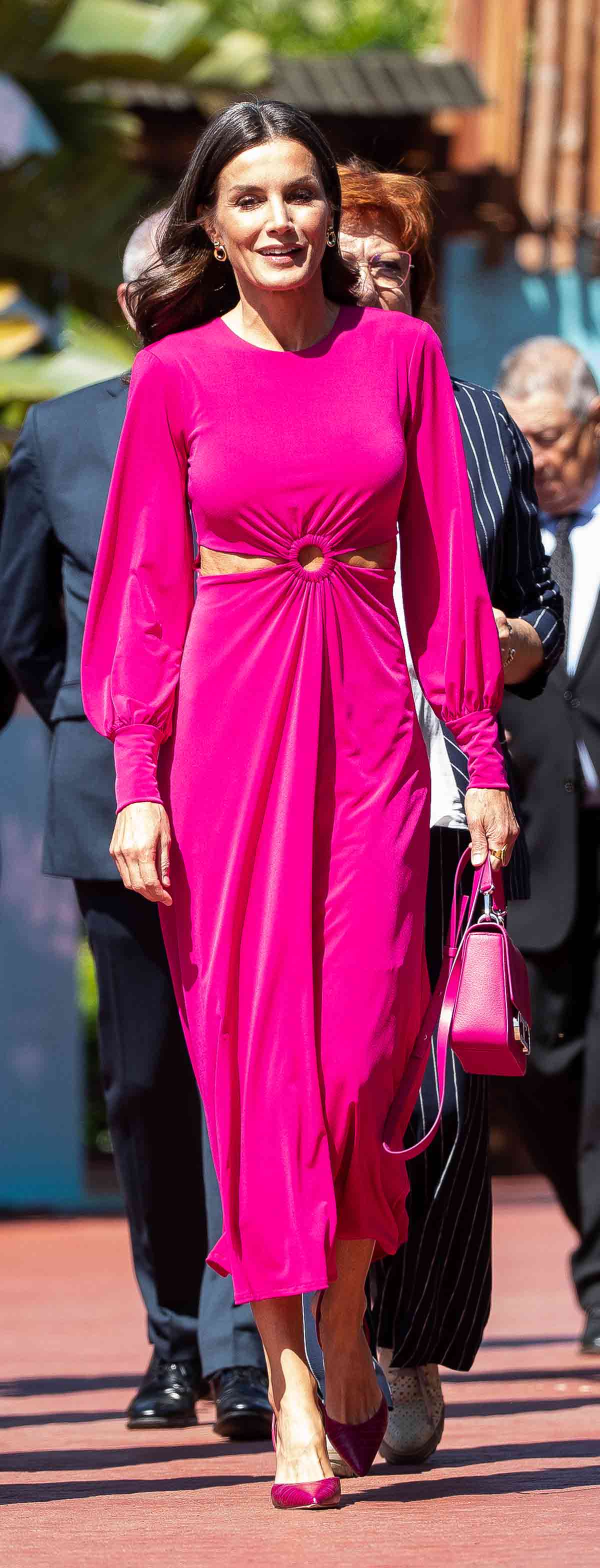 La Reina Letizia con vestido fucisa