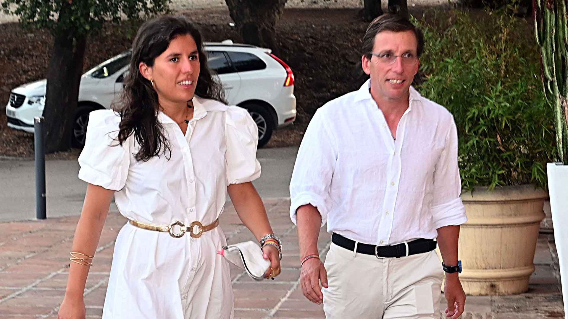 José Luis Martínez-Almeida aclara si hay planes de boda con su novia, Teresa Urquijo